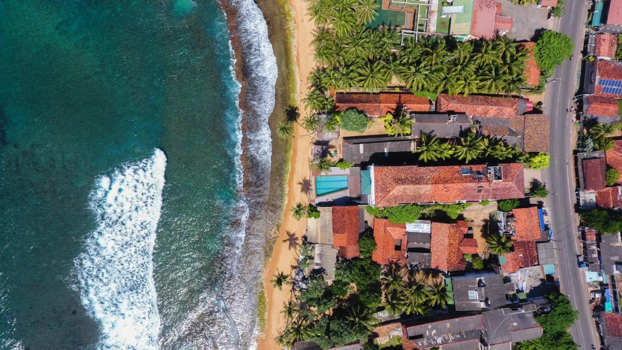 Lucky Seven Beach Resort Hikkaduwa Exterior photo
