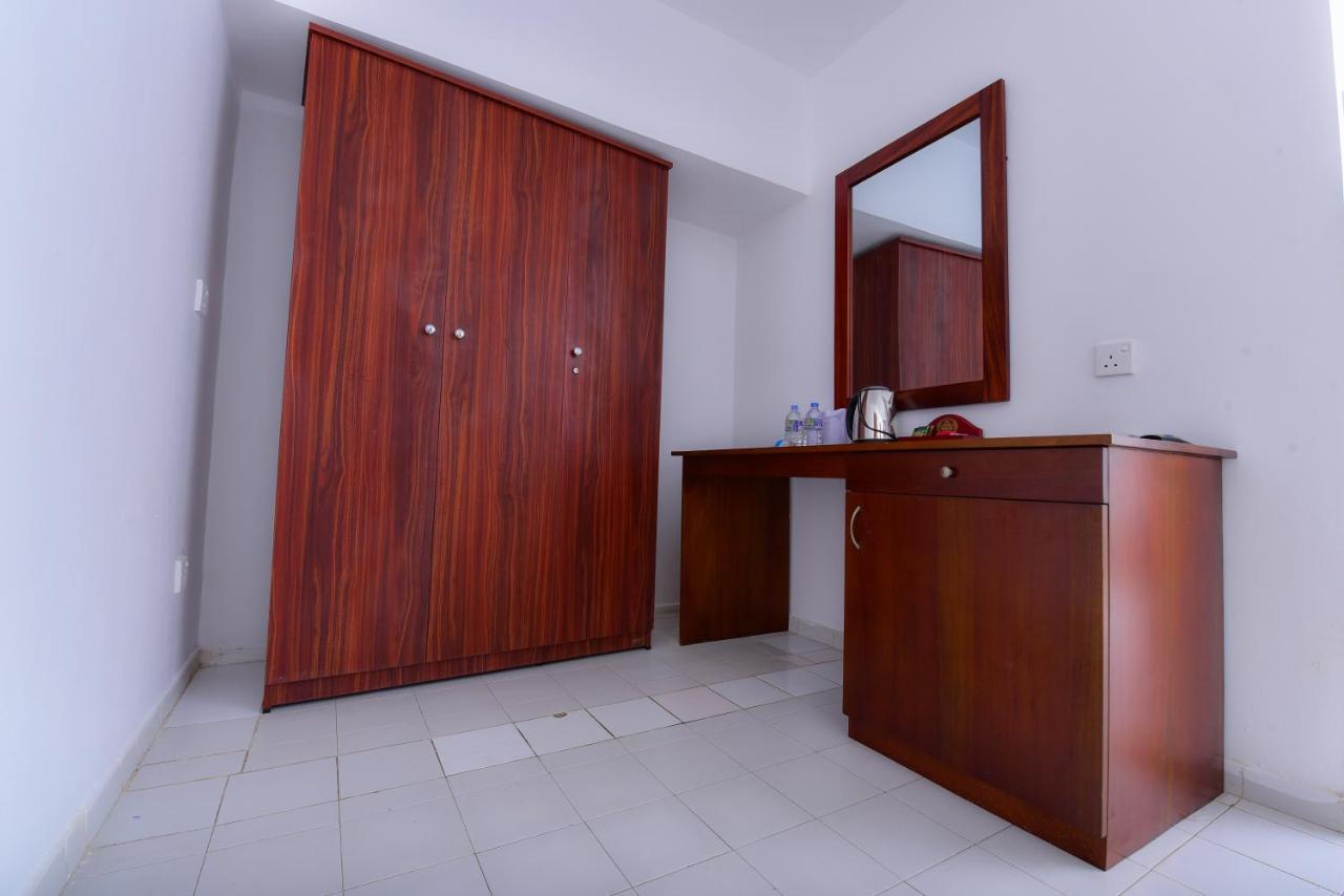 Lucky Seven Beach Resort Hikkaduwa Exterior photo